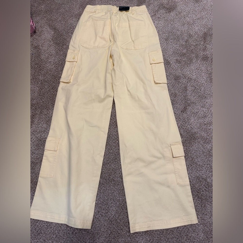 Wild Fable Light Yellow Cargo Pants - Picture 4 of 4